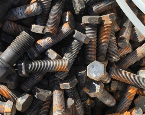 Đơn vị thu mua sắt phế liệu uy tín  Không ép giá khách hàng