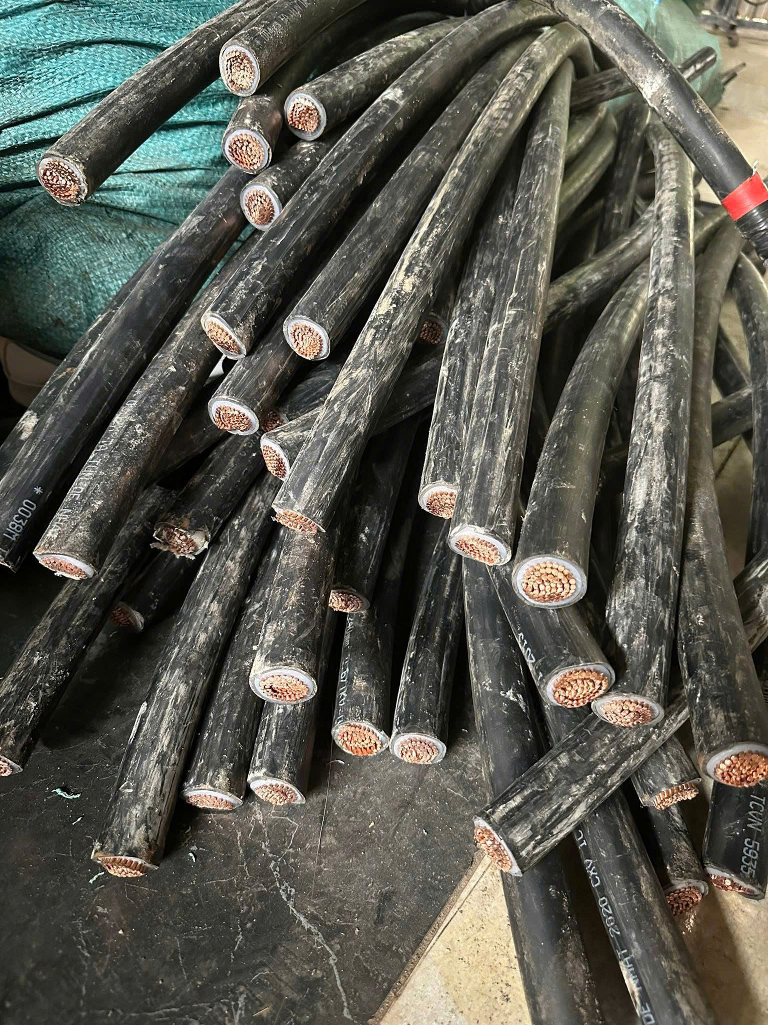 Thu Mua Phế Liệu Miền Trung Giá Cao - Thu Mua Tận Nơi 24/7