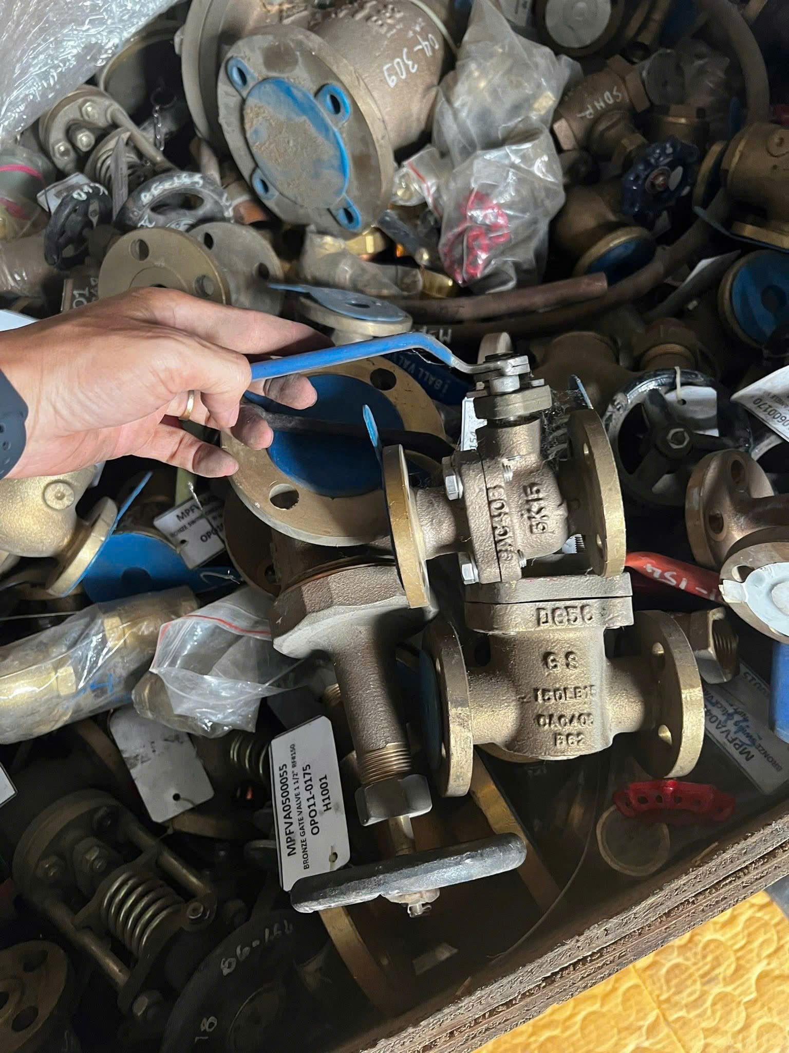 Thu mua đồng thau phế liệu tại Long An