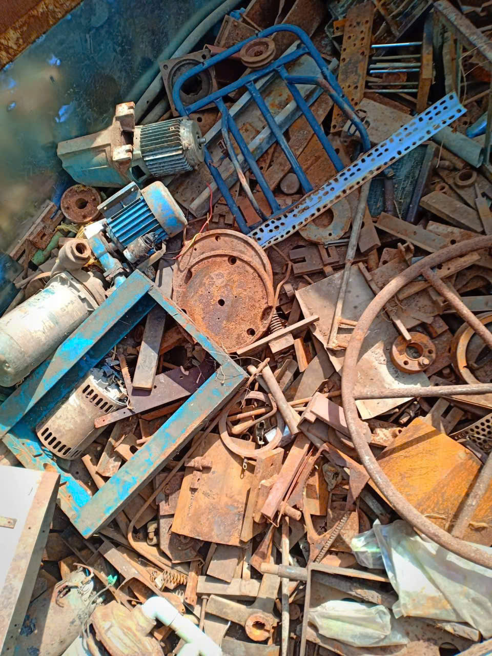 Thu mua phế liệu sắt vụn các loại