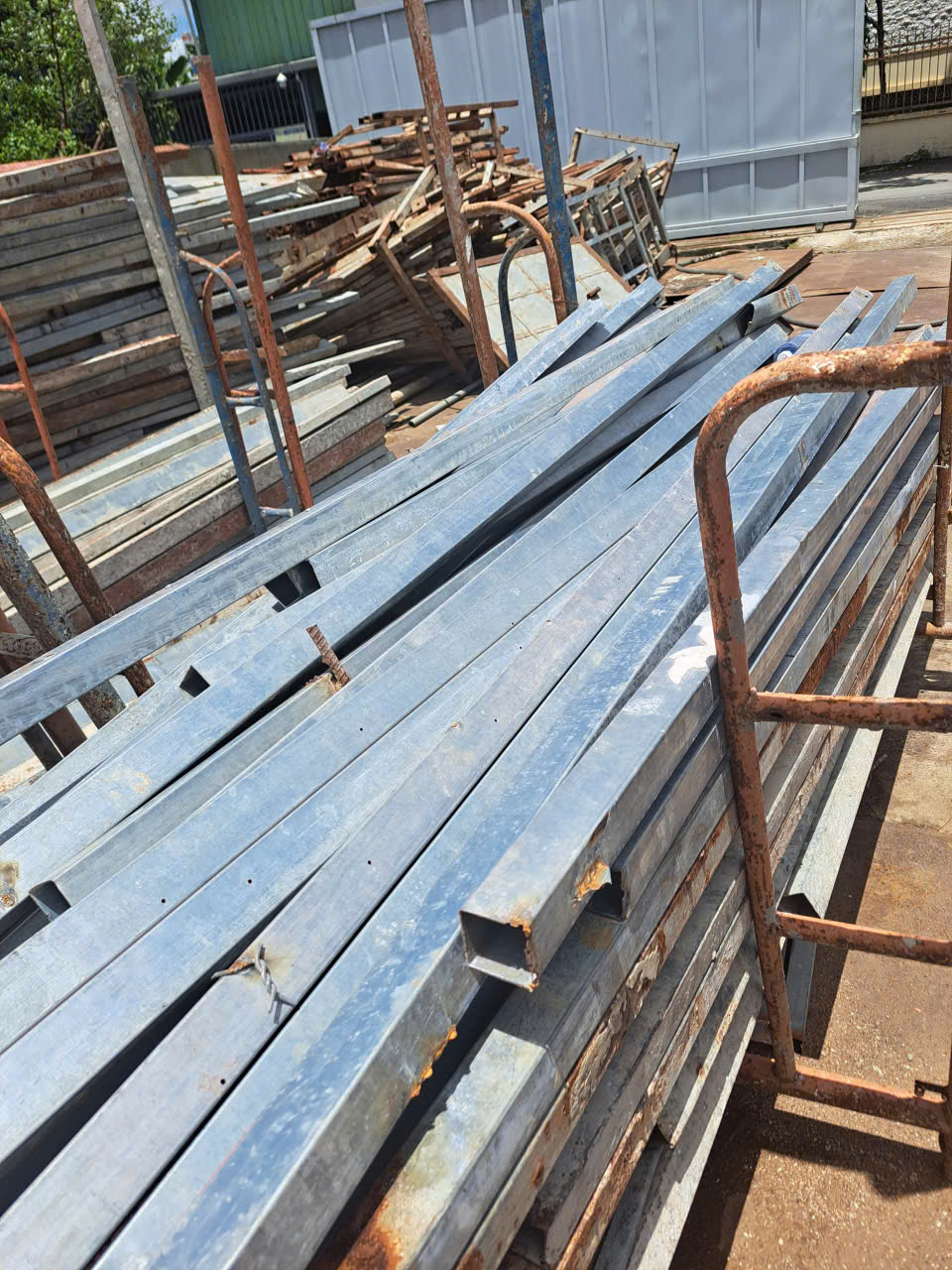 thu mua phế liệu sắt công trình dân dụng