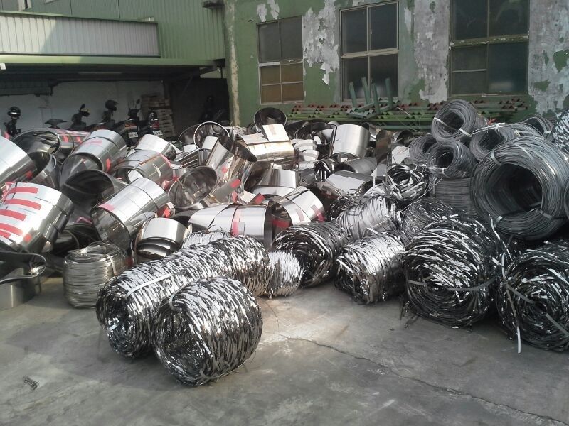 thu mua sắt cuộn tồn kho